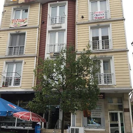 Nina'S Apartment On Gorgasali Batumi Exterior photo