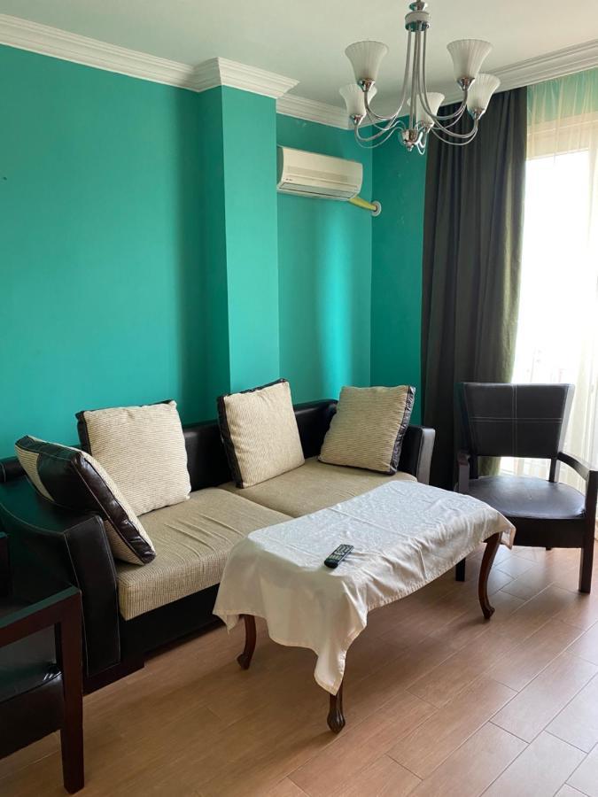 Nina'S Apartment On Gorgasali Batumi Exterior photo