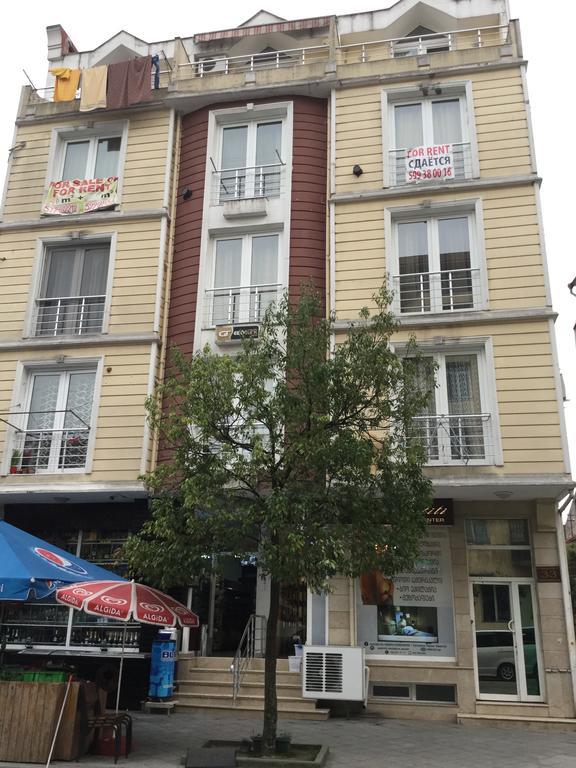 Nina'S Apartment On Gorgasali Batumi Exterior photo