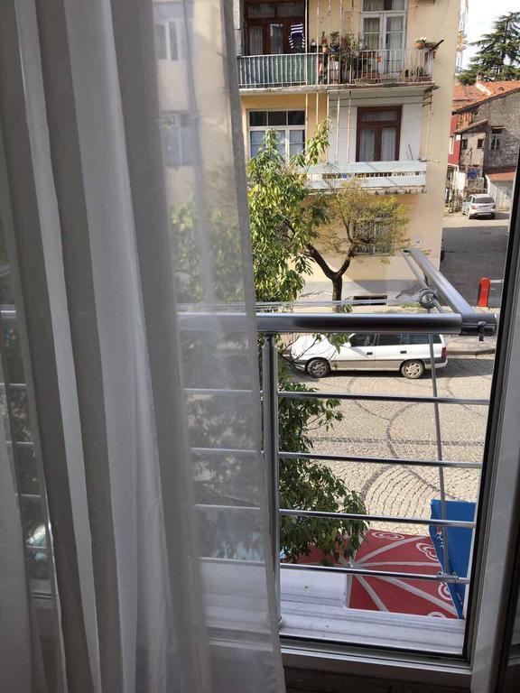 Nina'S Apartment On Gorgasali Batumi Exterior photo